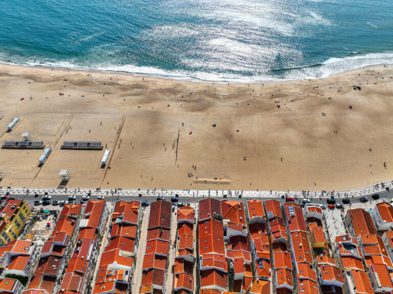 Como investir em casas de praia: oportunidades e cuidados a ter